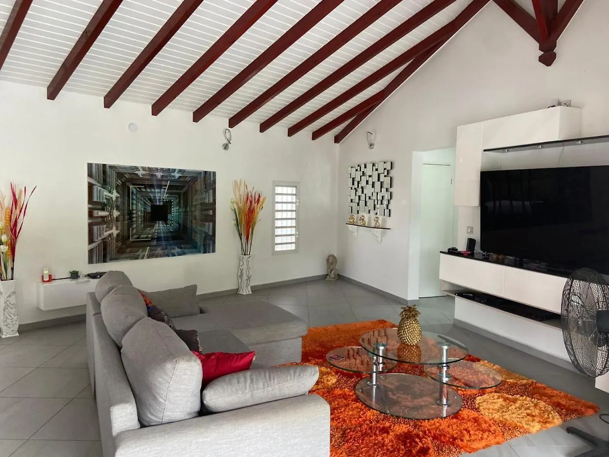 Vakantiehuis Villa Santamonica Les Abymes